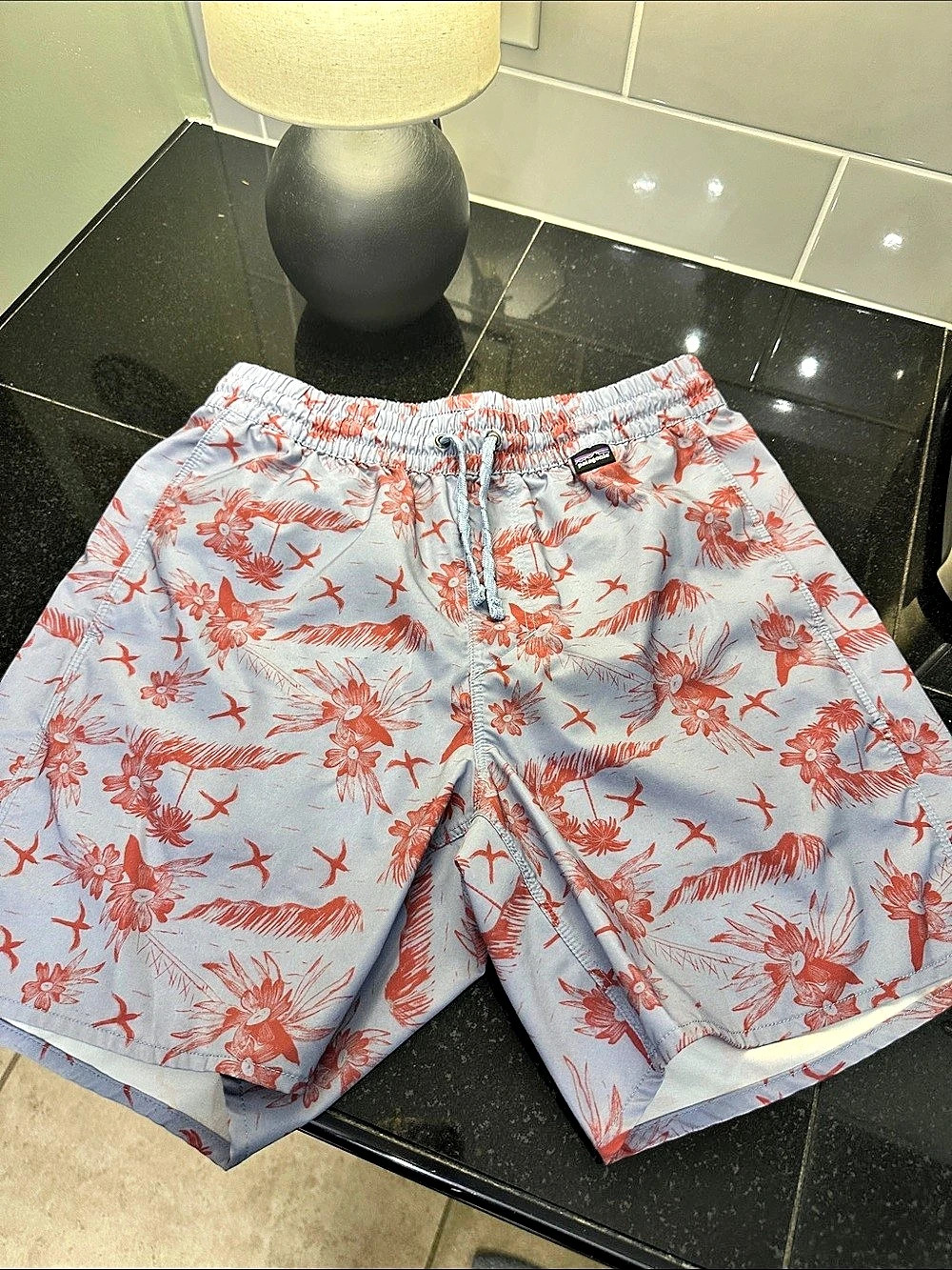 Patagonia Men'Small Shorts - 6” inseam Floral Swim Trunks Blue & Red Small